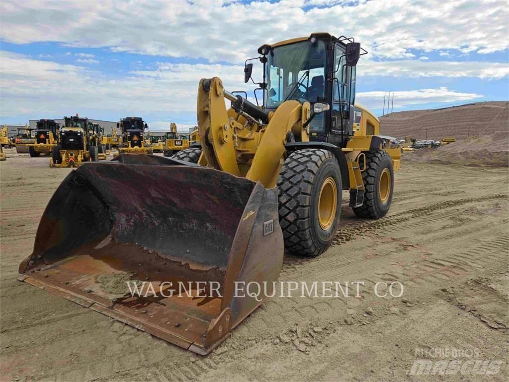 CAT 938M Фронтальні навантажувачі