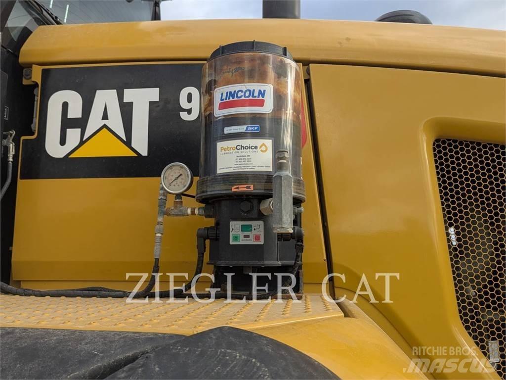 CAT 938M Фронтальні навантажувачі