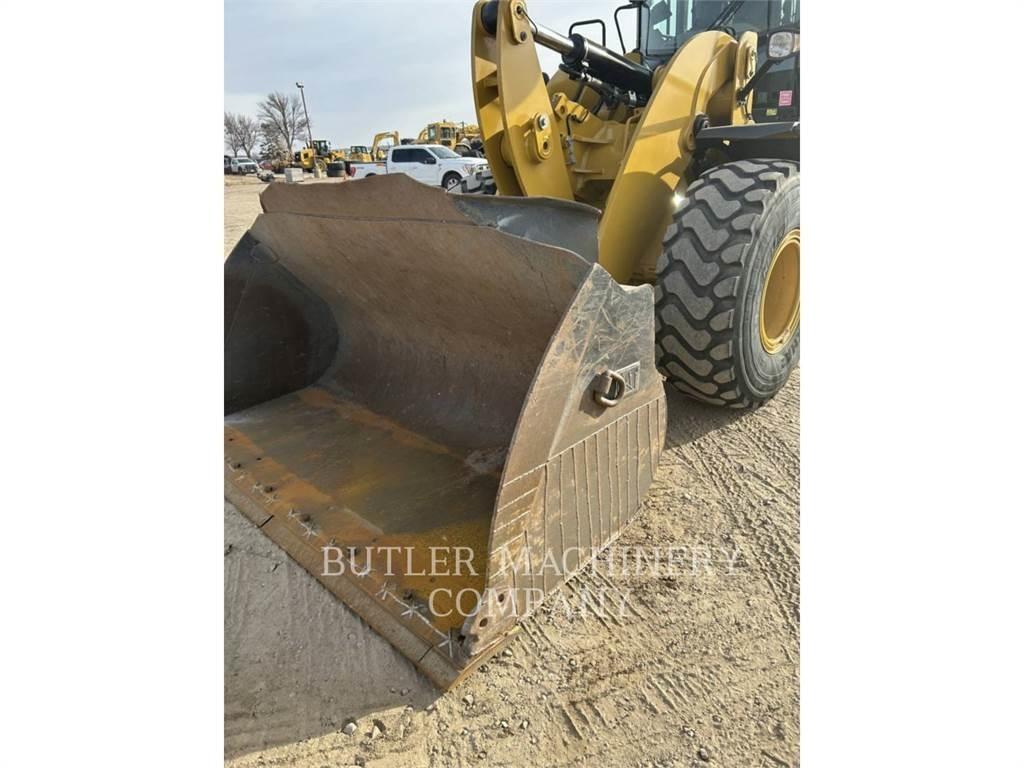 CAT 938M Фронтальні навантажувачі