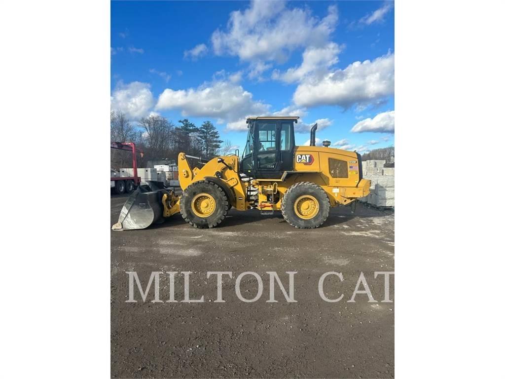 CAT 938M Фронтальні навантажувачі