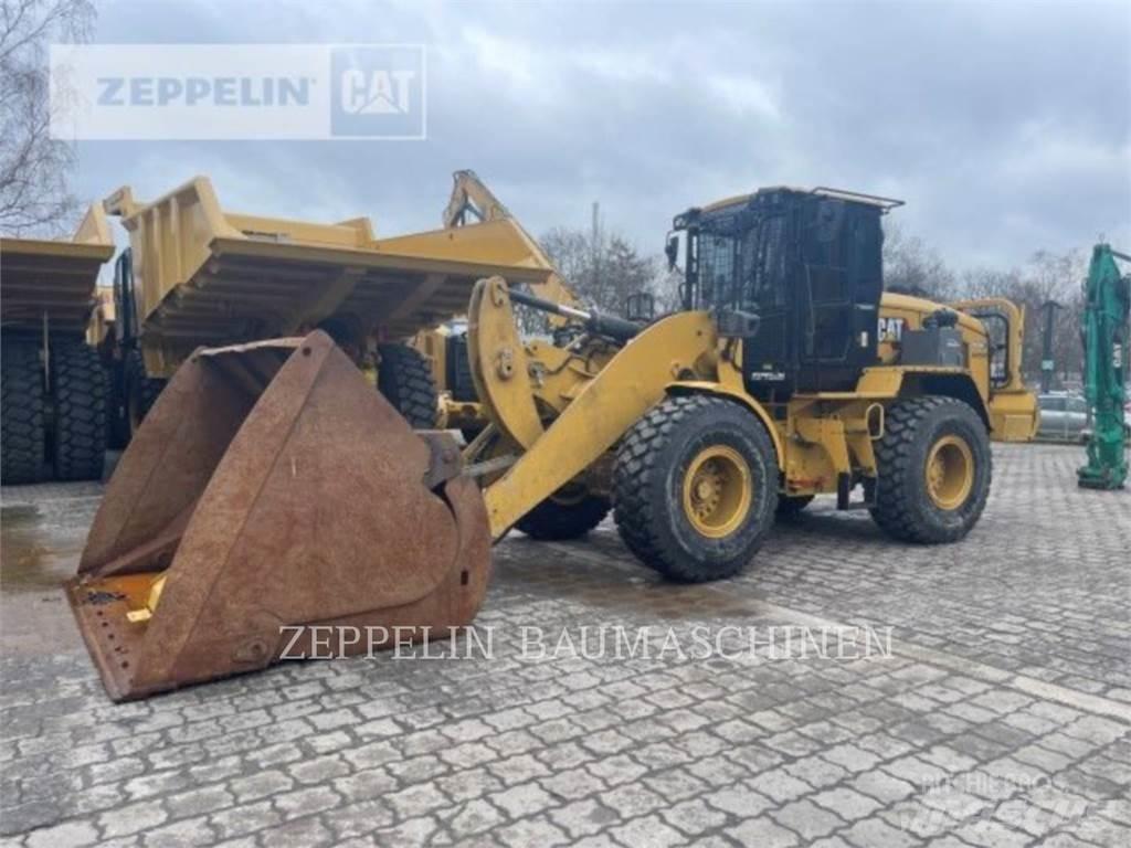 CAT 938M Фронтальні навантажувачі