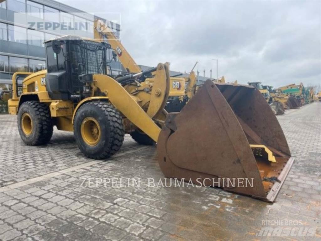 CAT 938M Фронтальні навантажувачі