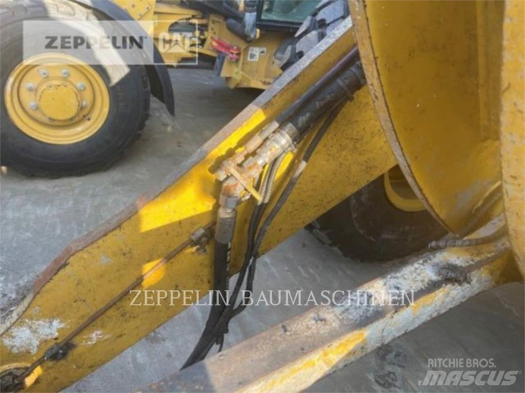 CAT 938M Фронтальні навантажувачі