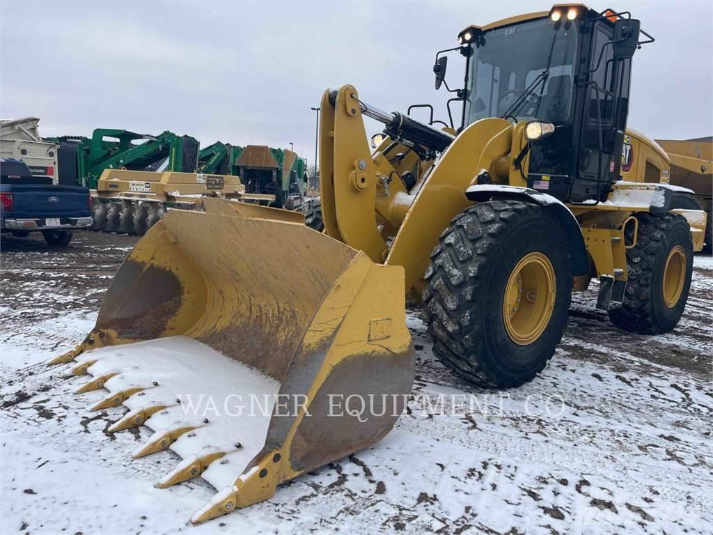 CAT 938M Фронтальні навантажувачі