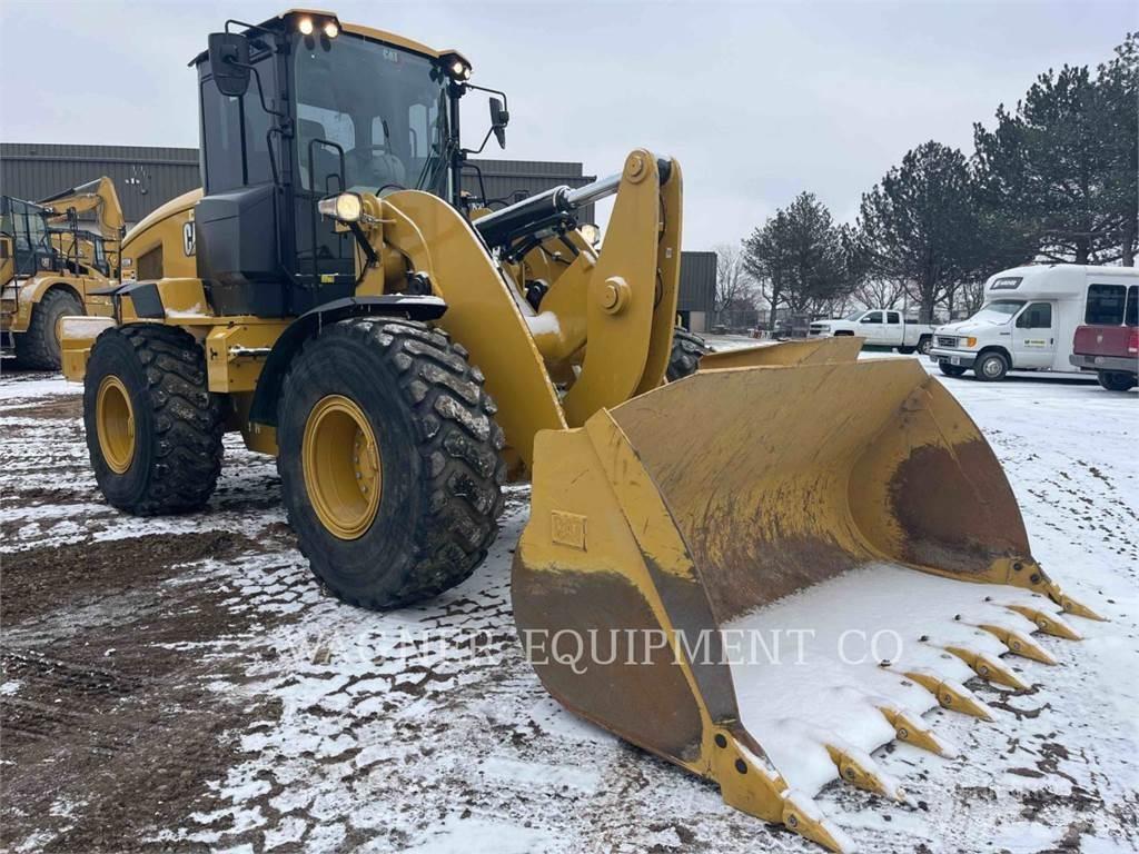 CAT 938M Фронтальні навантажувачі
