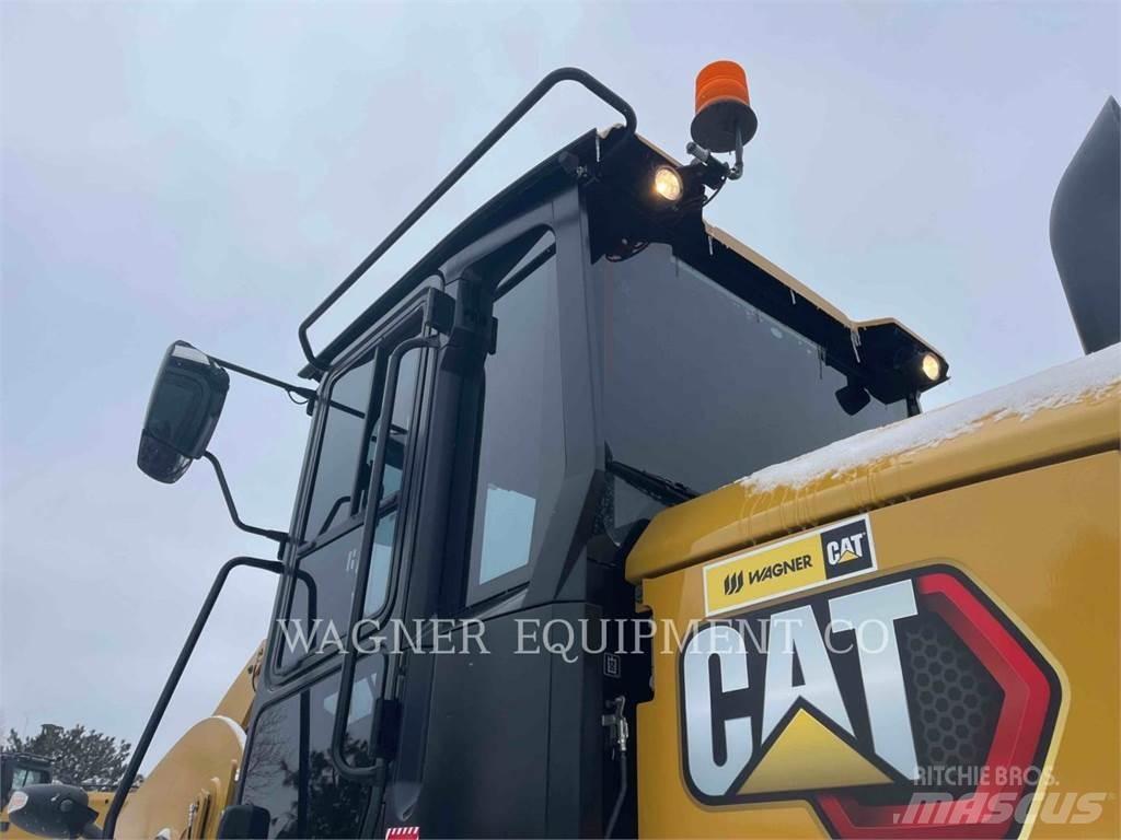 CAT 938M Фронтальні навантажувачі