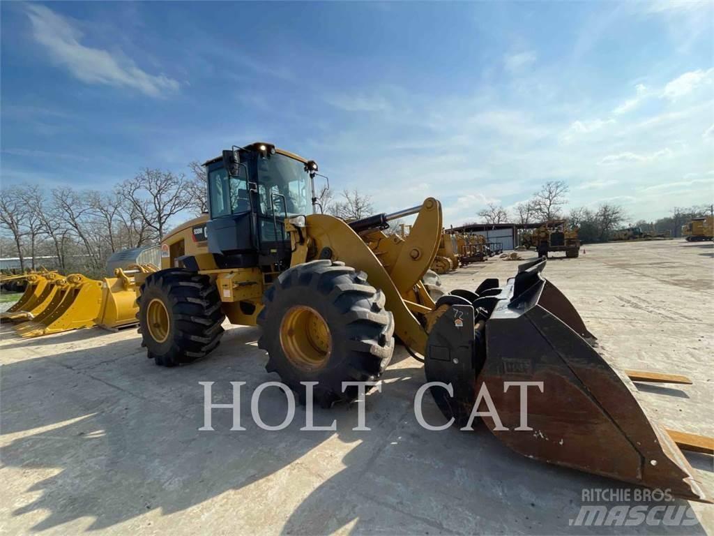 CAT 938M Фронтальні навантажувачі