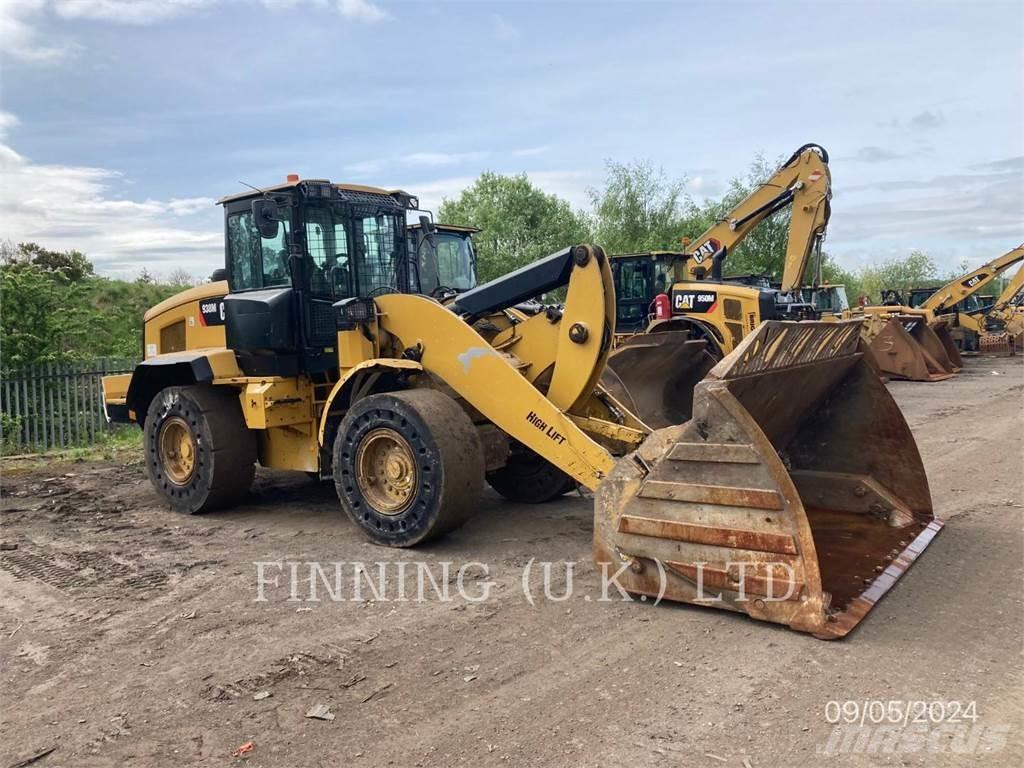 CAT 938M Фронтальні навантажувачі
