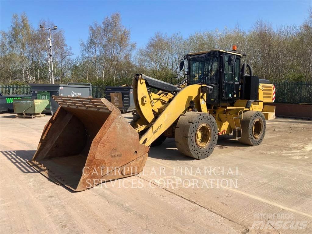 CAT 938M Фронтальні навантажувачі