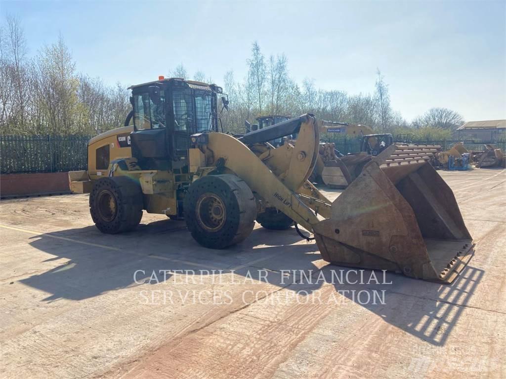 CAT 938M Фронтальні навантажувачі