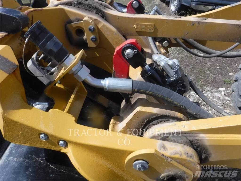 CAT 938M Фронтальні навантажувачі
