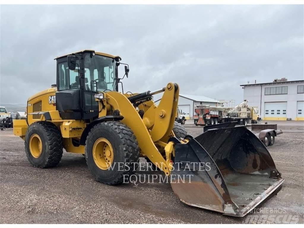 CAT 938M Фронтальні навантажувачі
