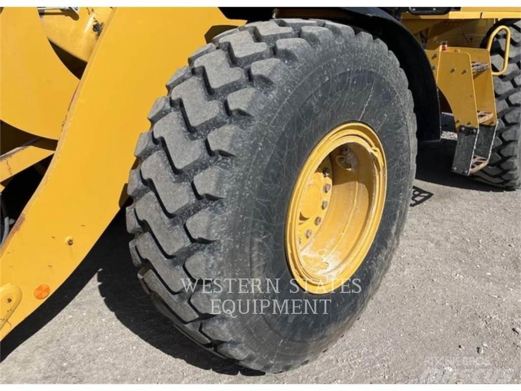 CAT 938M Фронтальні навантажувачі