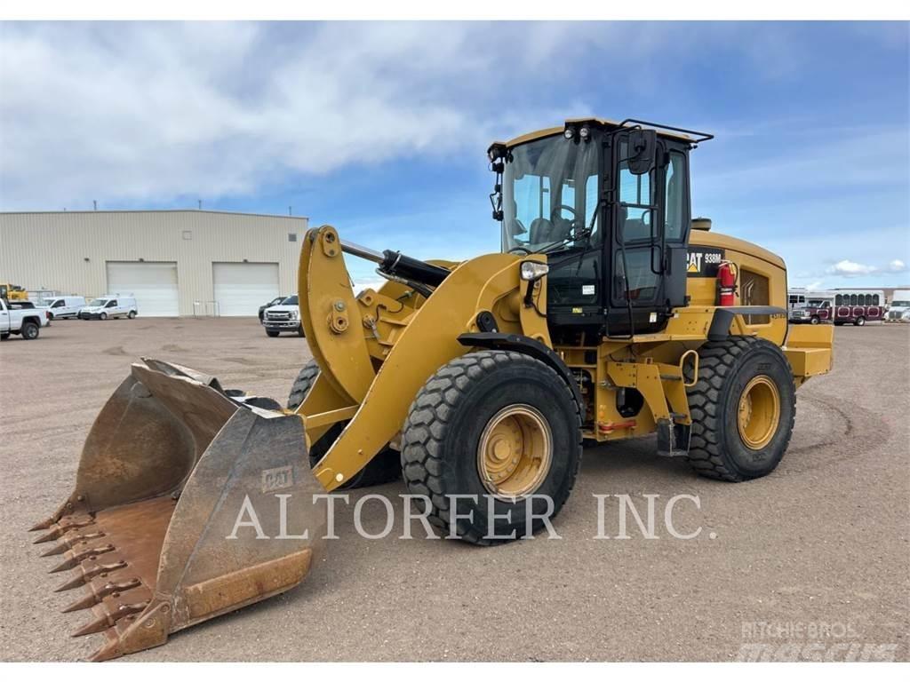 CAT 938M Фронтальні навантажувачі