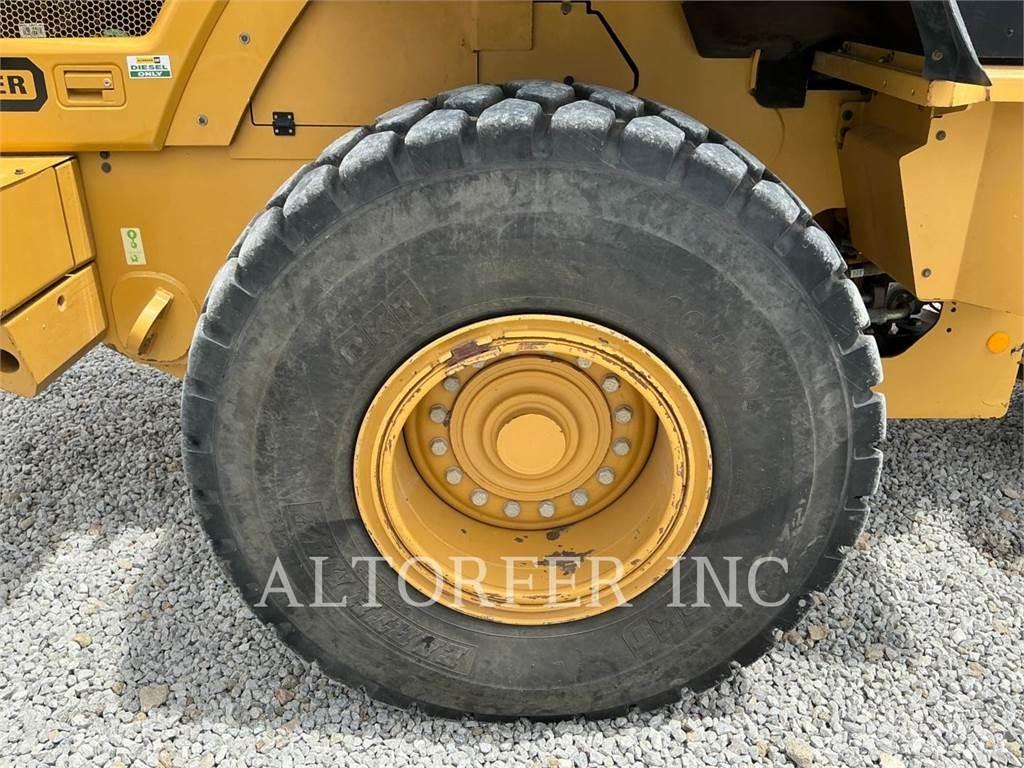 CAT 938M Фронтальні навантажувачі