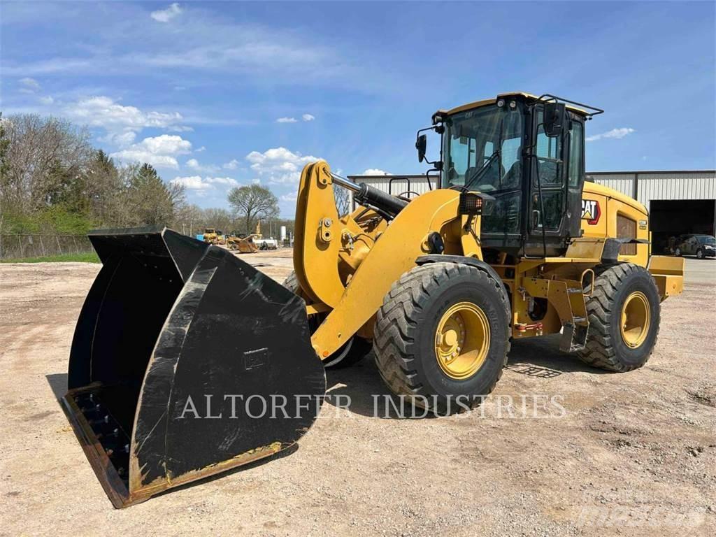 CAT 938M Фронтальні навантажувачі