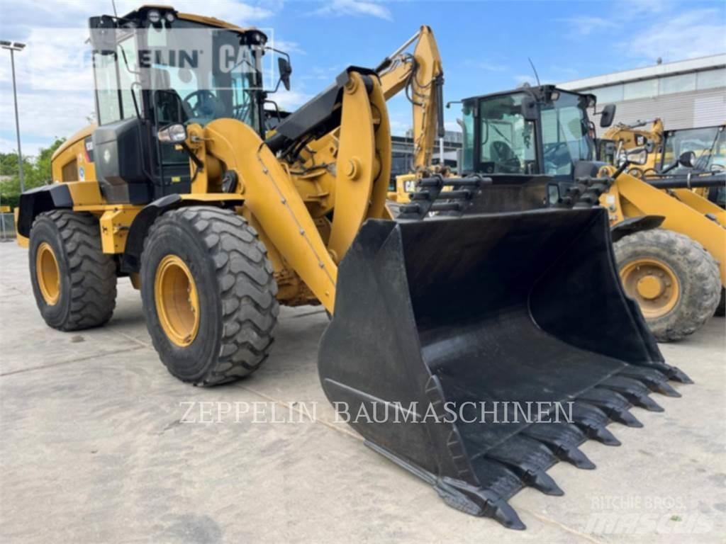 CAT 938M Фронтальні навантажувачі
