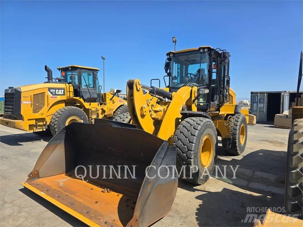 CAT 938M Фронтальні навантажувачі