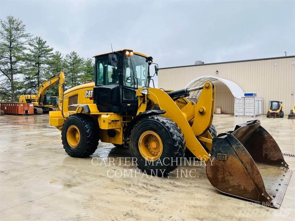 CAT 938M Фронтальні навантажувачі