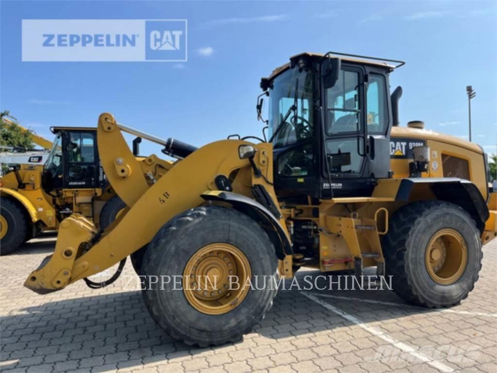 CAT 938M Фронтальні навантажувачі
