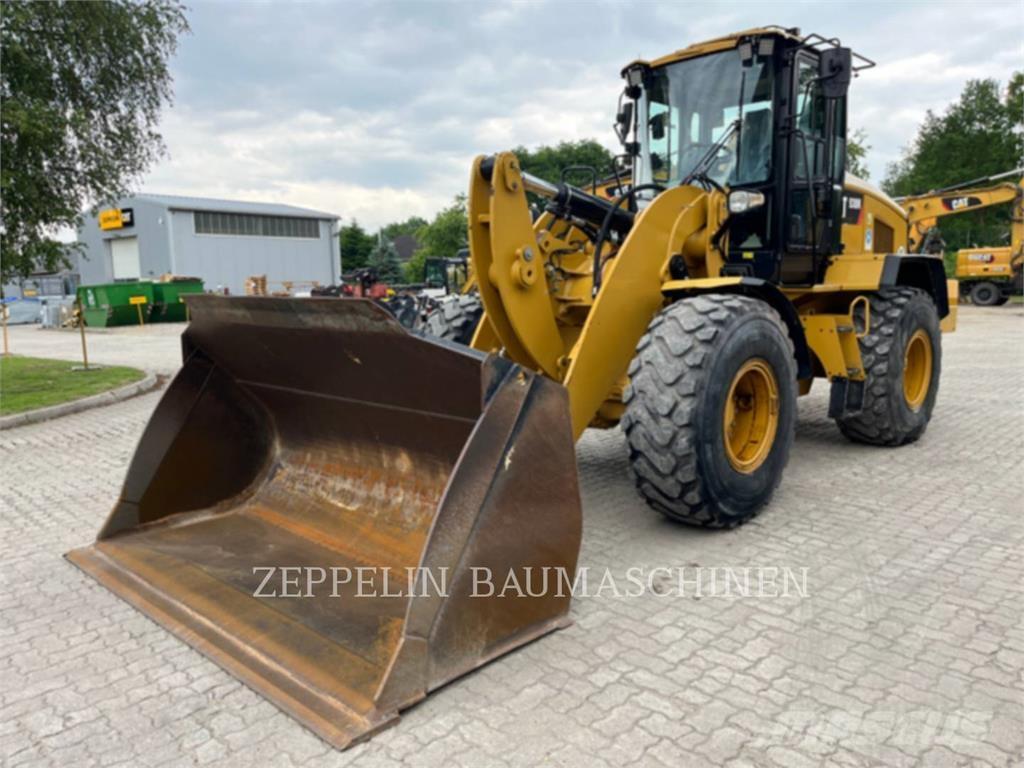 CAT 938M Фронтальні навантажувачі