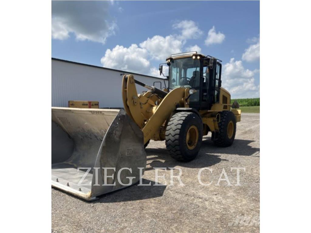 CAT 938M Фронтальні навантажувачі