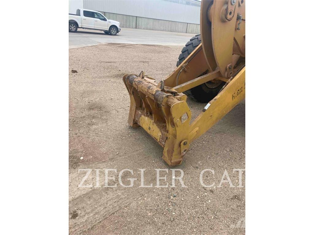 CAT 938M Фронтальні навантажувачі