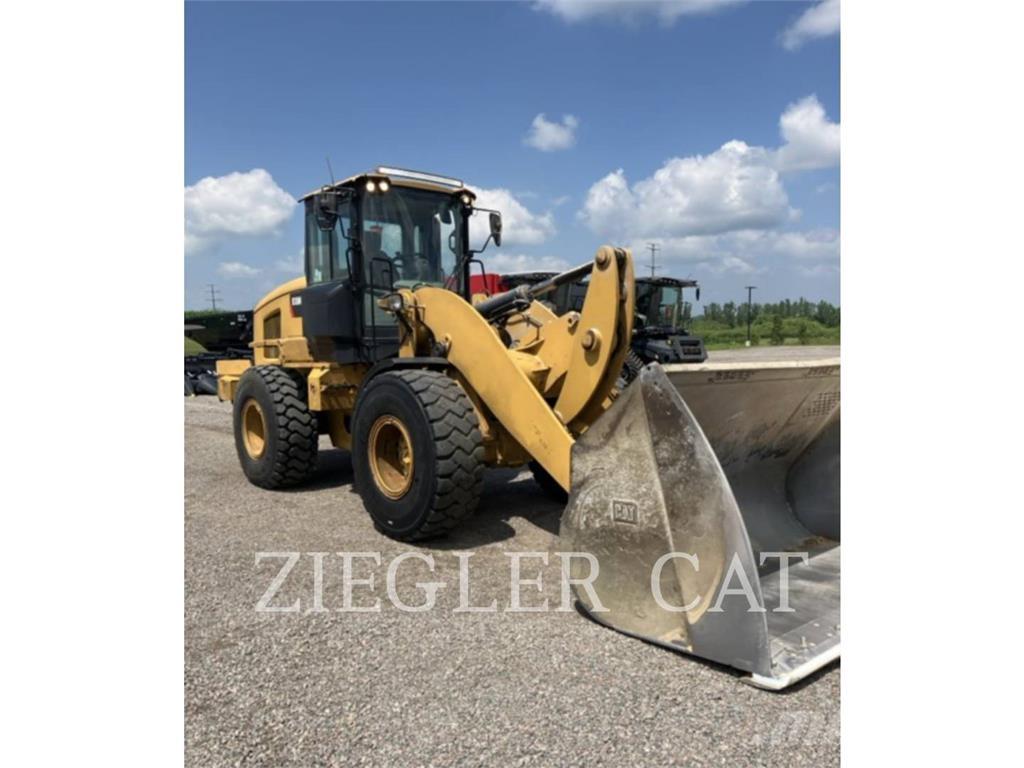 CAT 938M Фронтальні навантажувачі