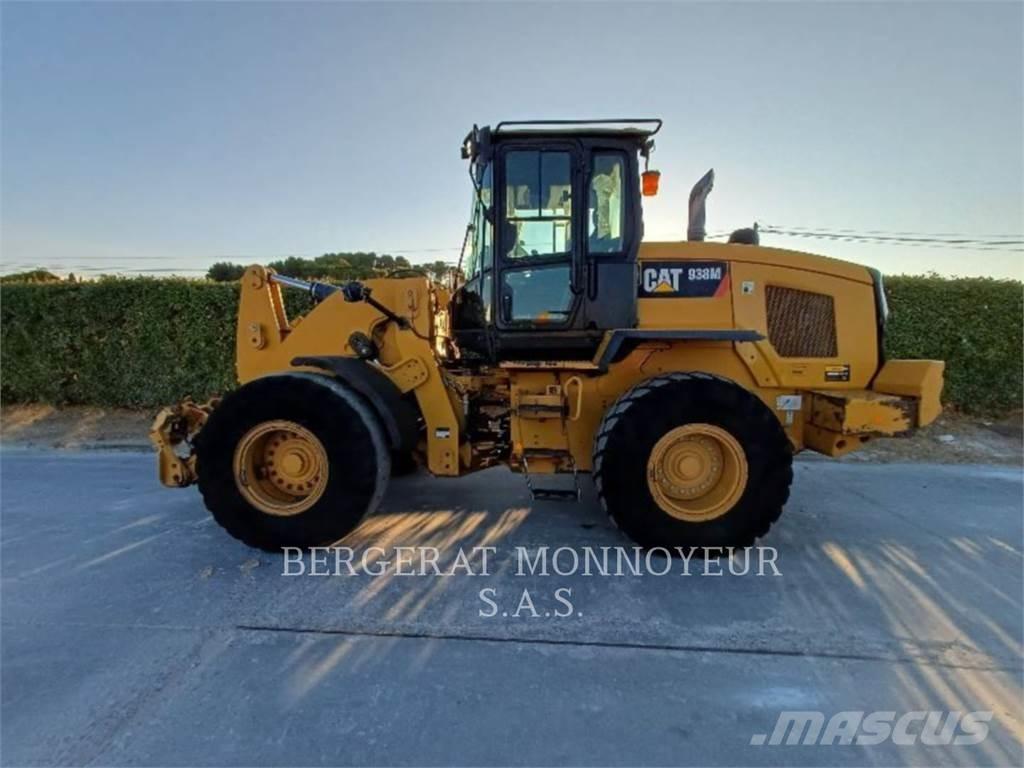 CAT 938M Фронтальні навантажувачі