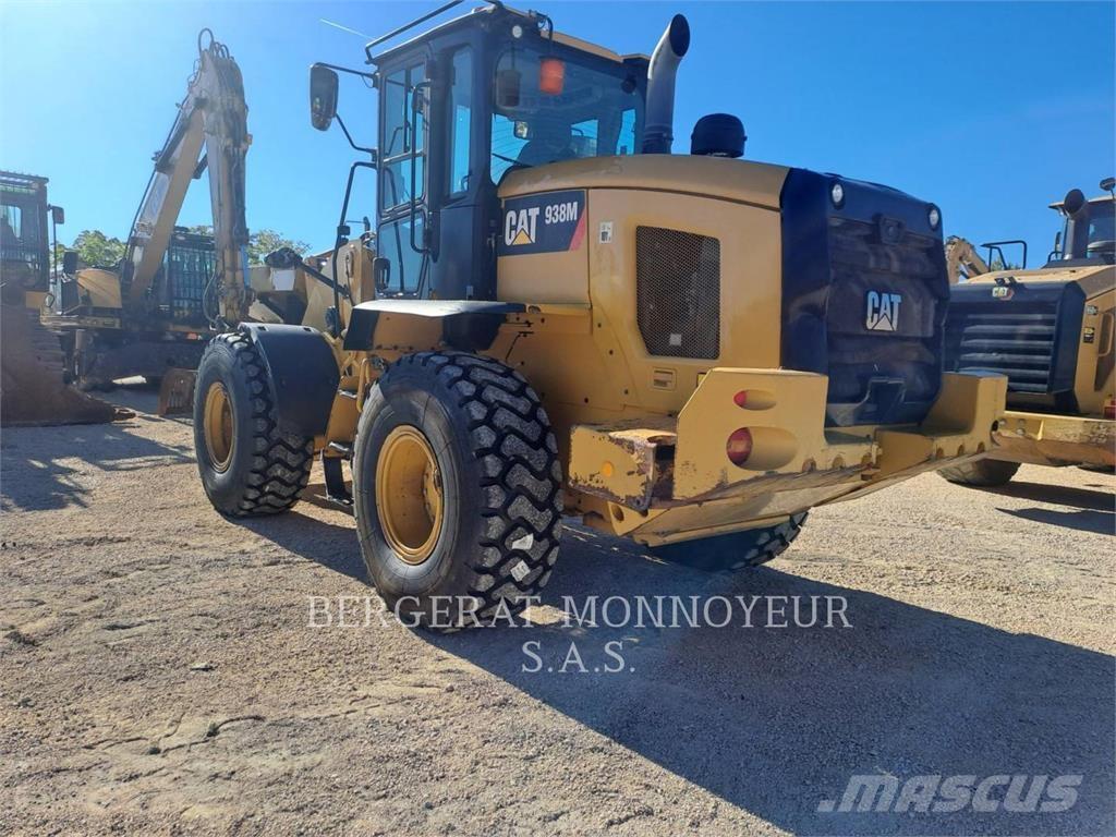 CAT 938M Фронтальні навантажувачі