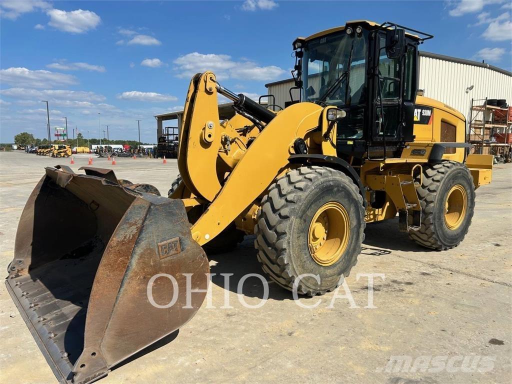 CAT 938M Фронтальні навантажувачі