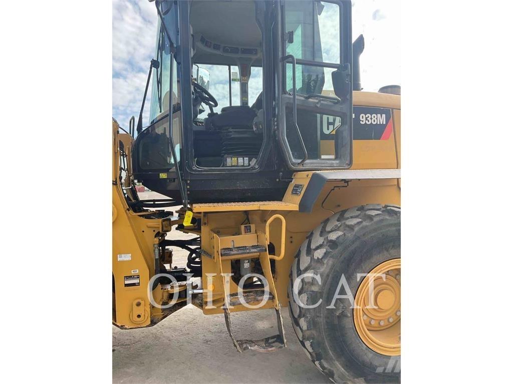 CAT 938M Фронтальні навантажувачі