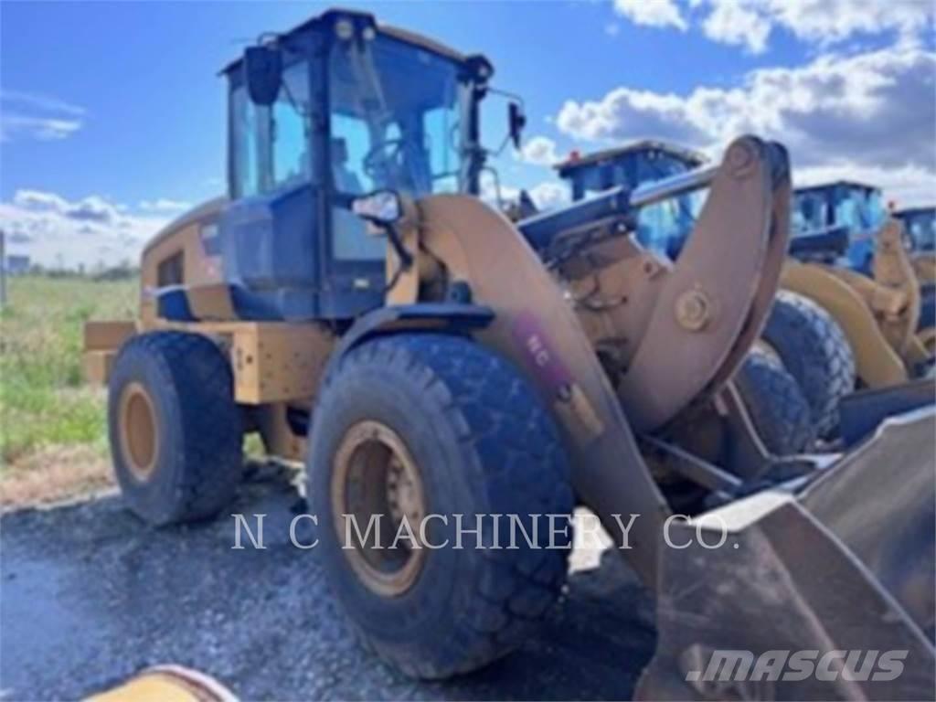 CAT 938M Фронтальні навантажувачі