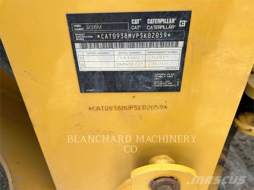 CAT 938M Фронтальні навантажувачі