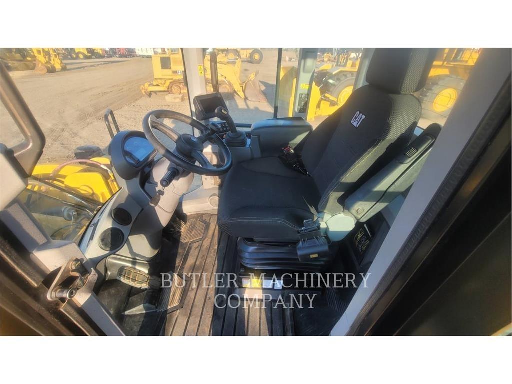 CAT 938M Фронтальні навантажувачі
