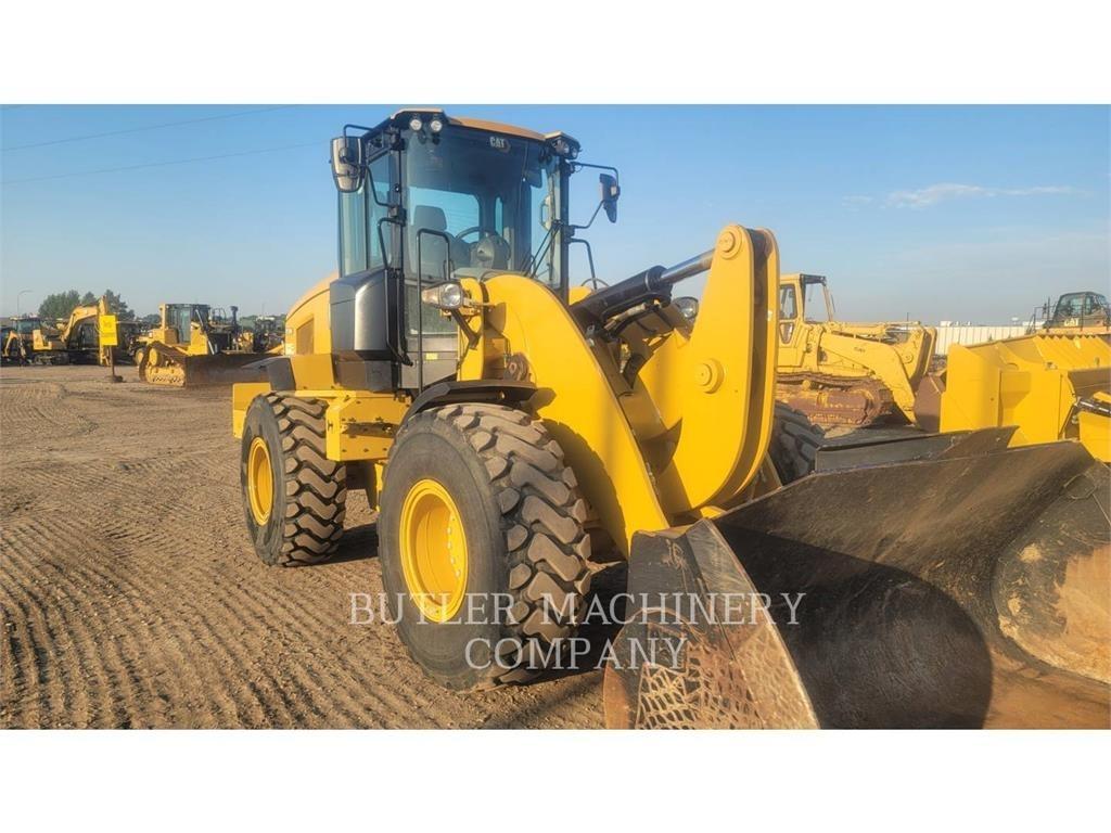 CAT 938M Фронтальні навантажувачі