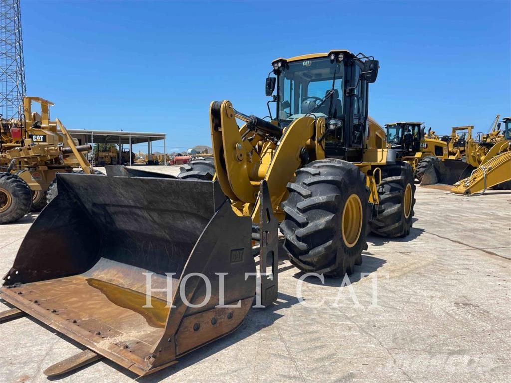 CAT 938M Фронтальні навантажувачі