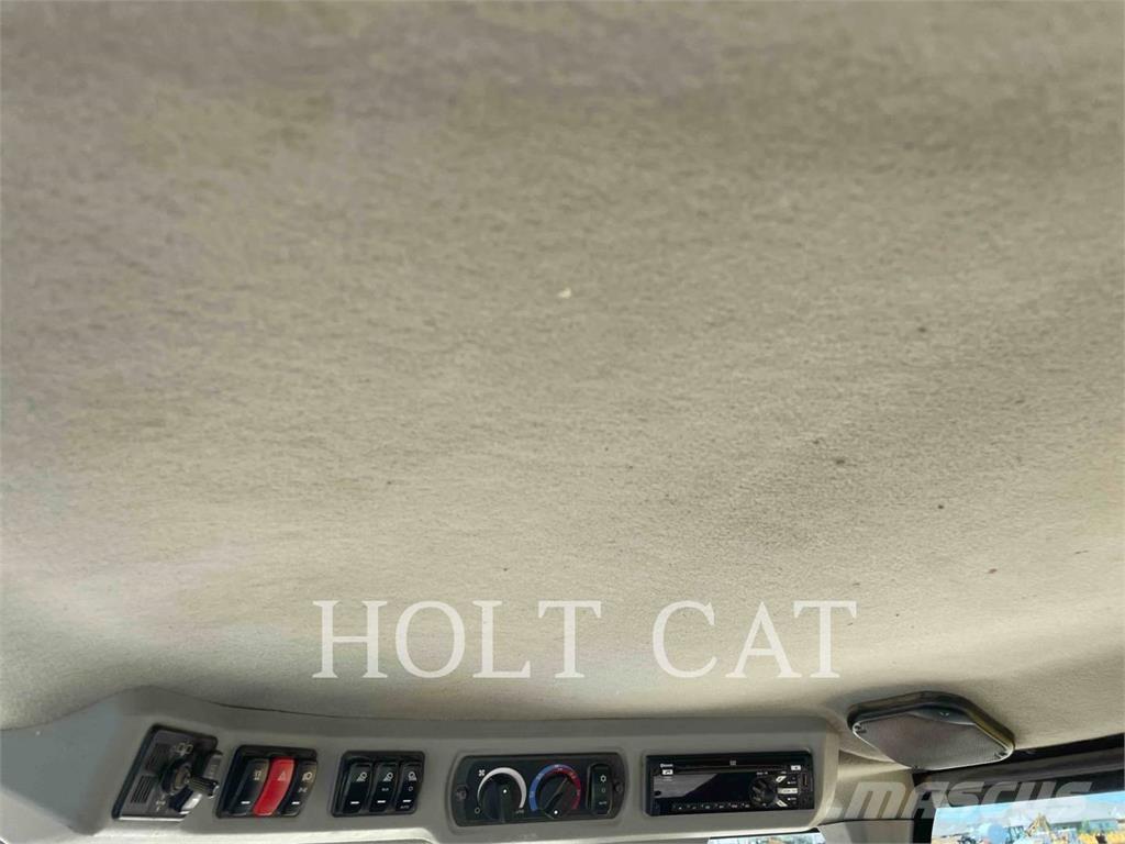CAT 938M Фронтальні навантажувачі