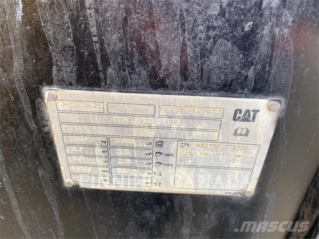 CAT 938M Фронтальні навантажувачі