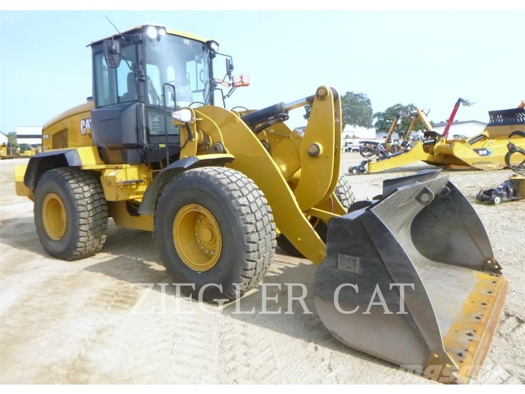 CAT 938M Фронтальні навантажувачі