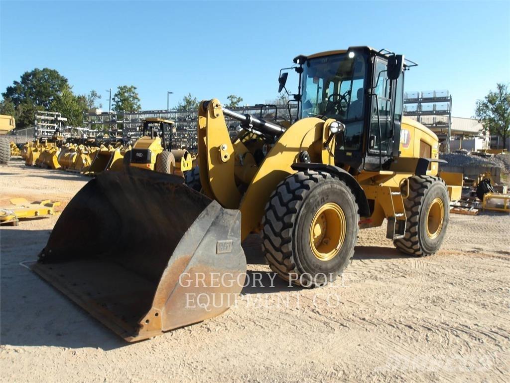 CAT 938M Фронтальні навантажувачі