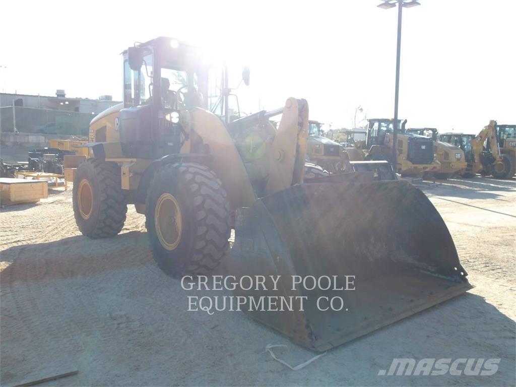 CAT 938M Фронтальні навантажувачі