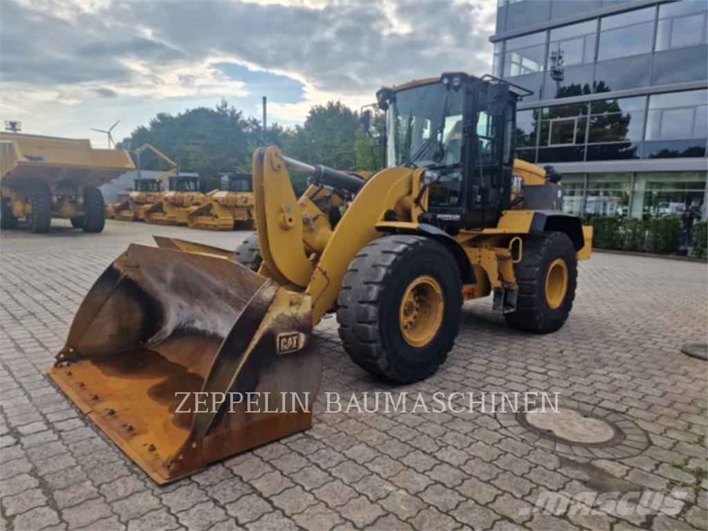 CAT 938M Фронтальні навантажувачі