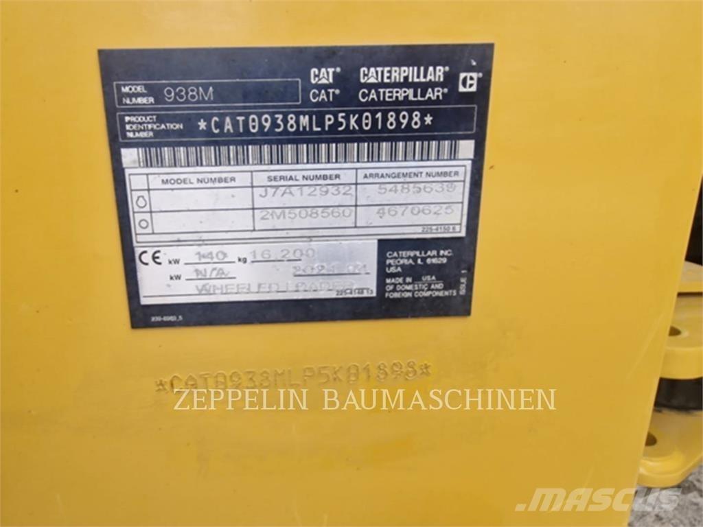 CAT 938M Фронтальні навантажувачі