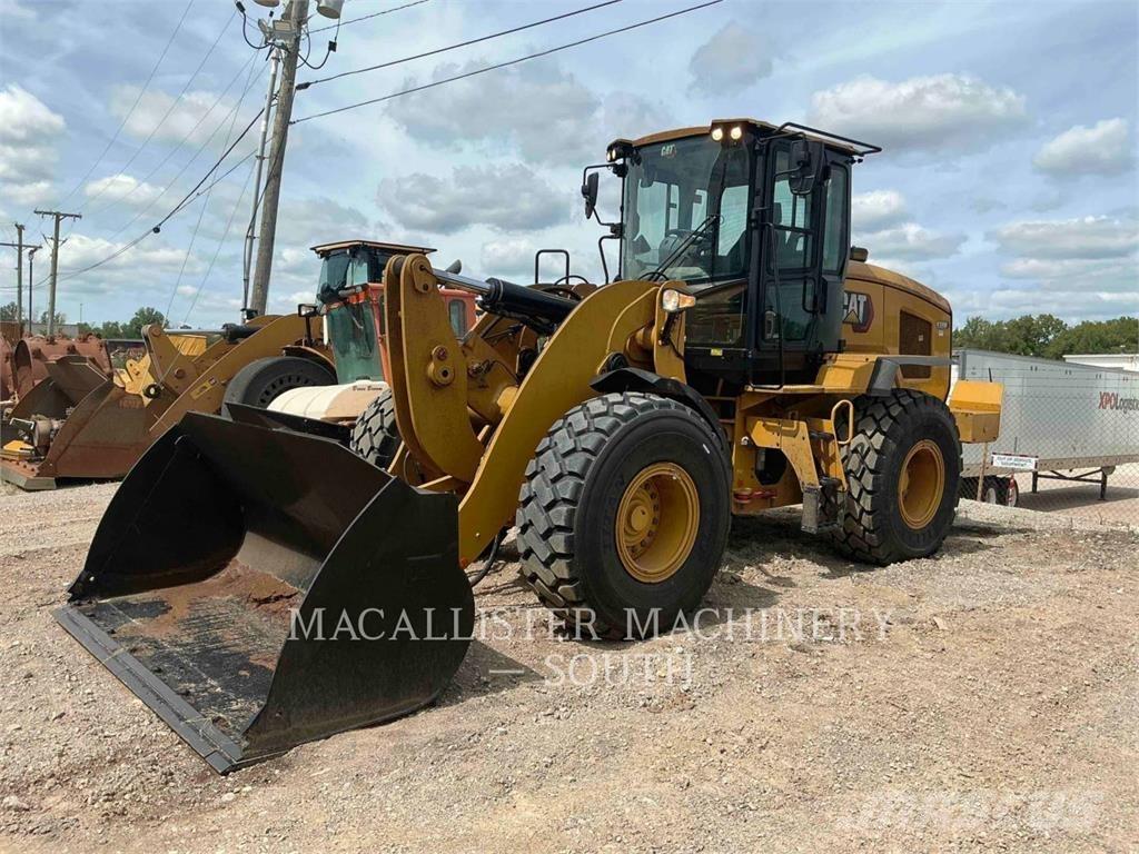 CAT 938M Фронтальні навантажувачі