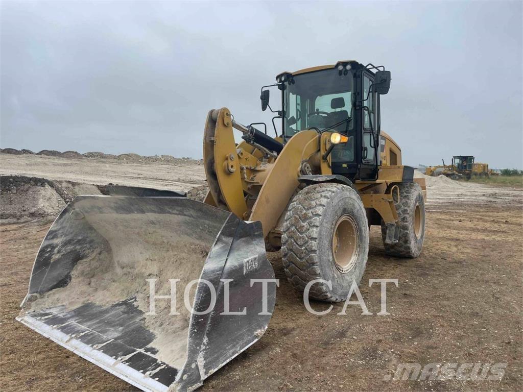 CAT 938M Фронтальні навантажувачі
