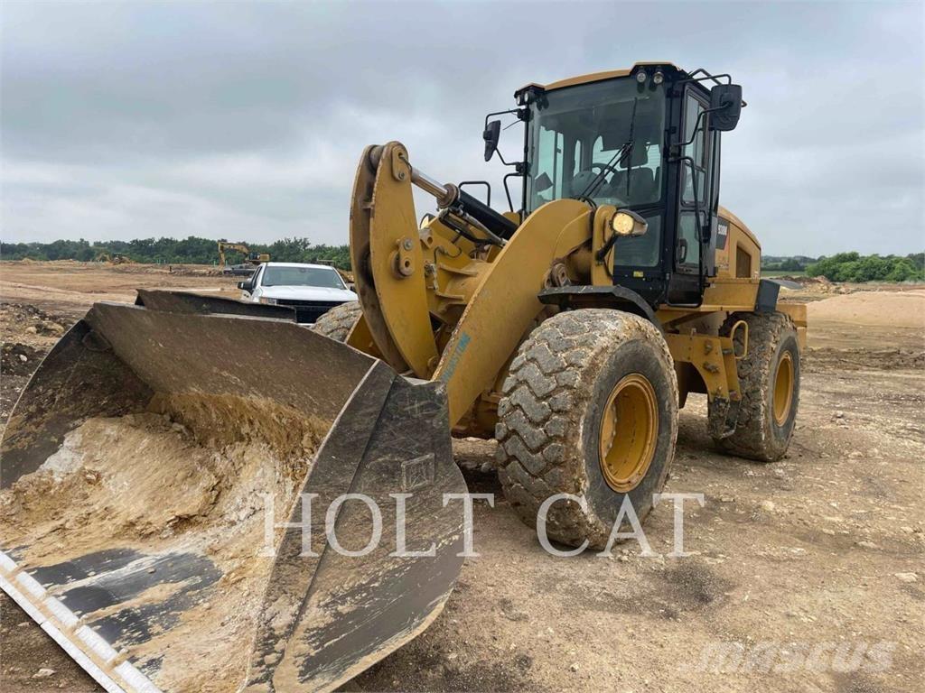 CAT 938M Фронтальні навантажувачі