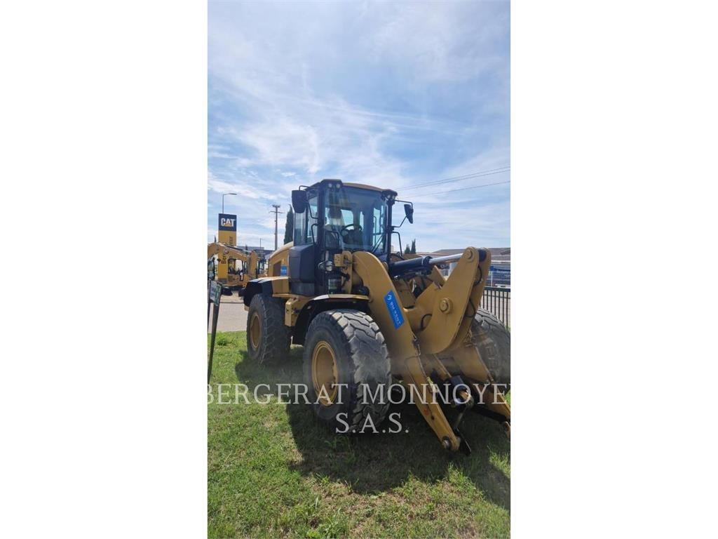 CAT 938M Фронтальні навантажувачі