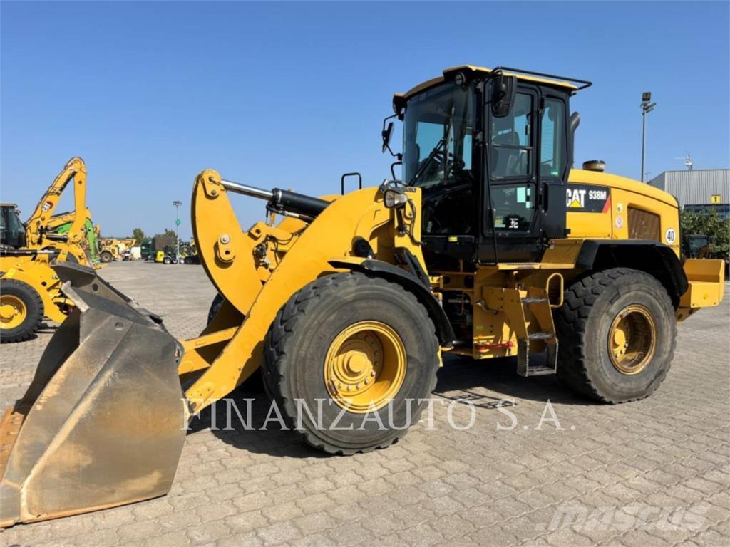 CAT 938M Фронтальні навантажувачі