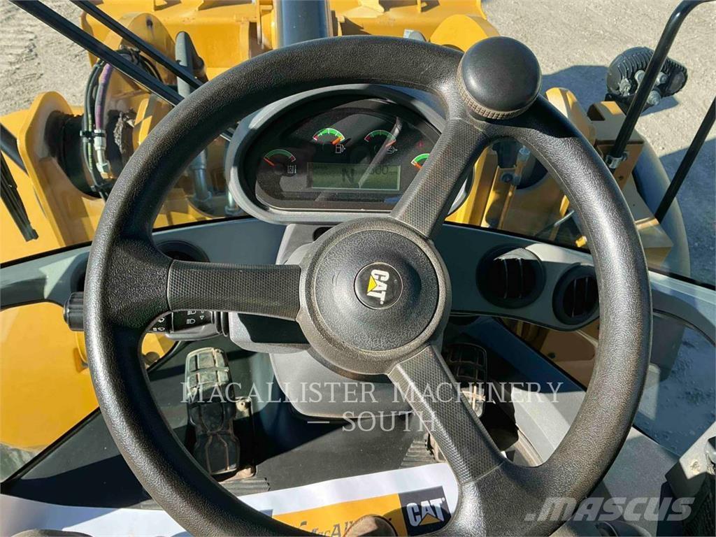 CAT 938M Фронтальні навантажувачі